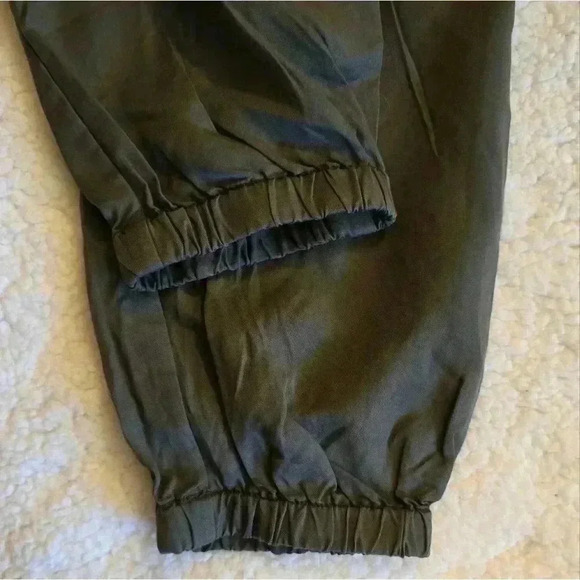 Express high waisted cargo twill utility jogger - Picture 6 of 13